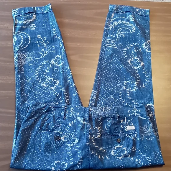 LRL Blue w White Flower Pattern Cropped Pants Size 10 - Picture 2 of 5